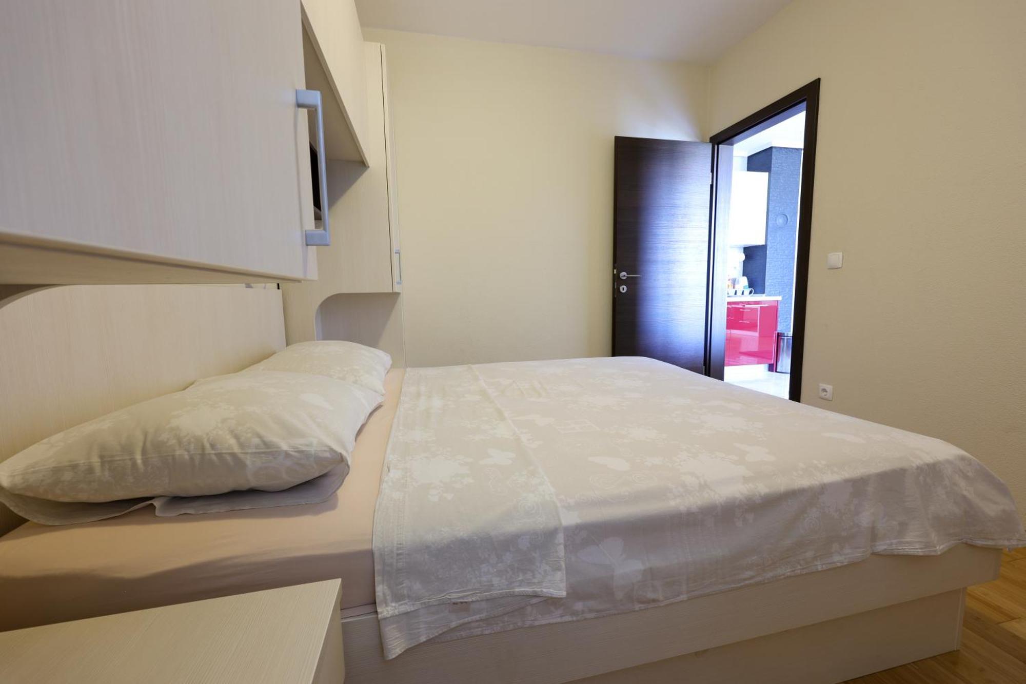 Avdic Apartamento *